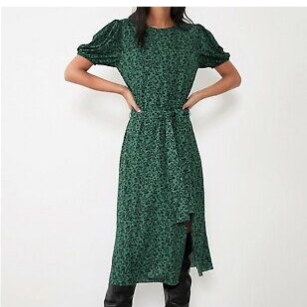 NWT ZARA  FLORAL PRINTED MIDI DRESS 🔥